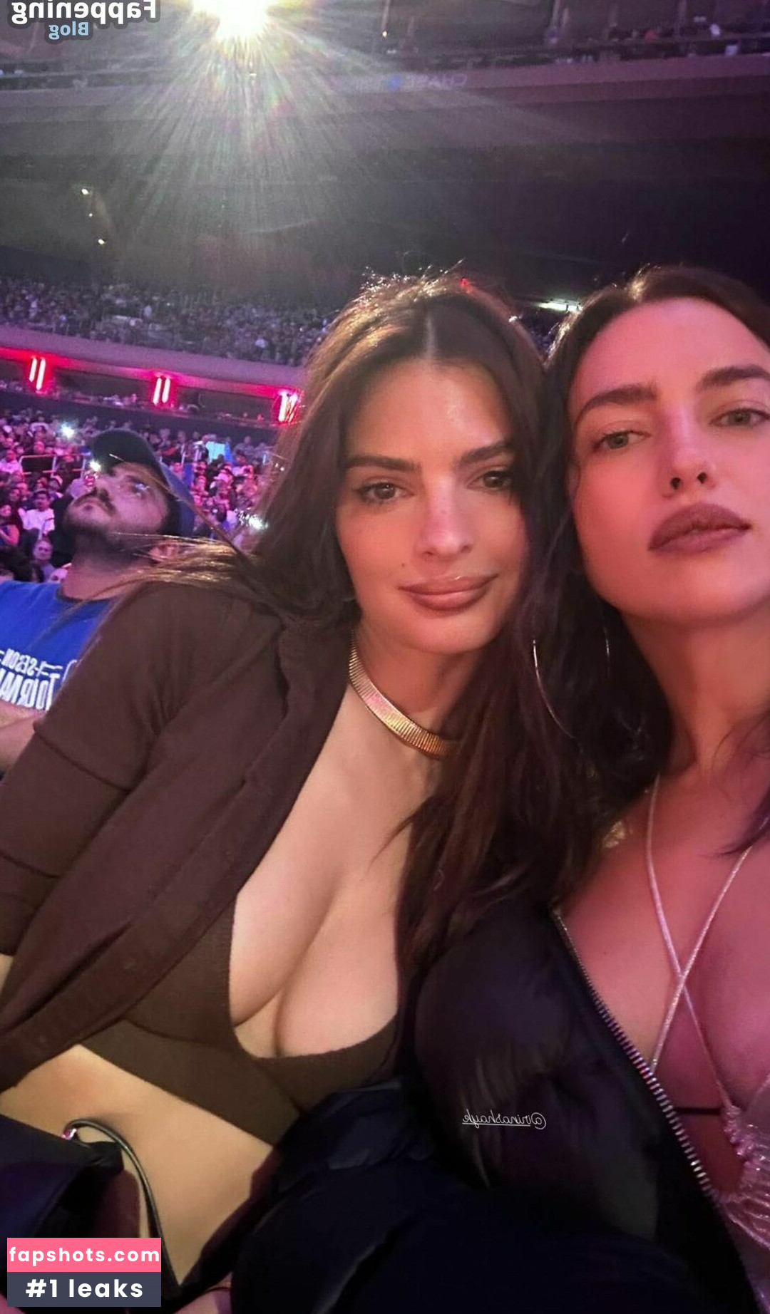 Emily Ratajkowski gallery photo #2588