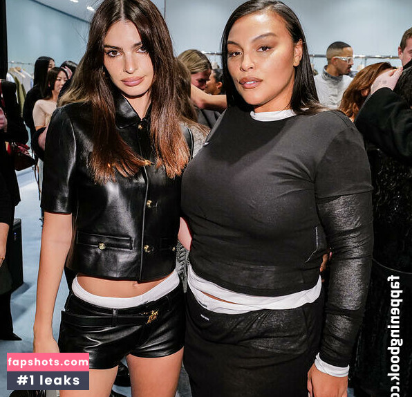 Emily Ratajkowski gallery photo #2624