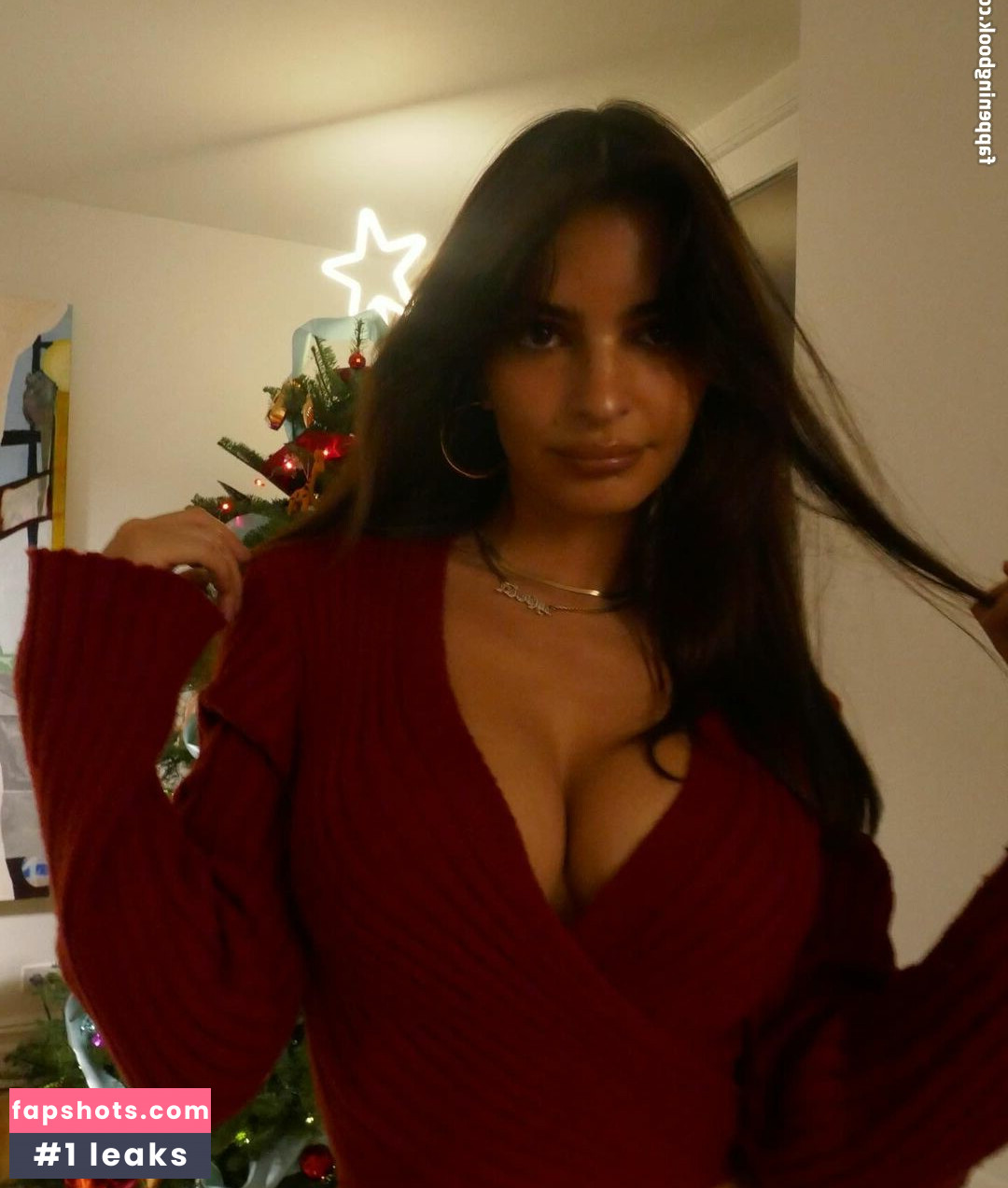 Emily Ratajkowski gallery photo #2639