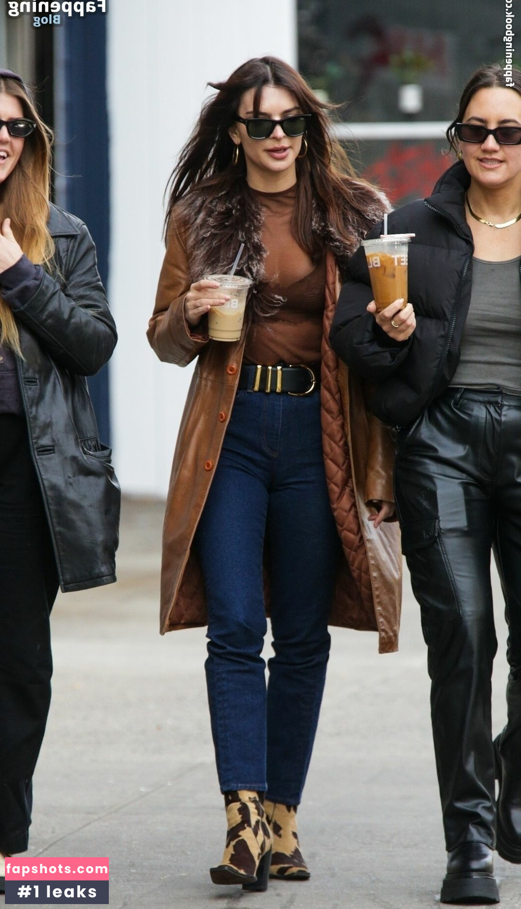 Emily Ratajkowski gallery photo #2664