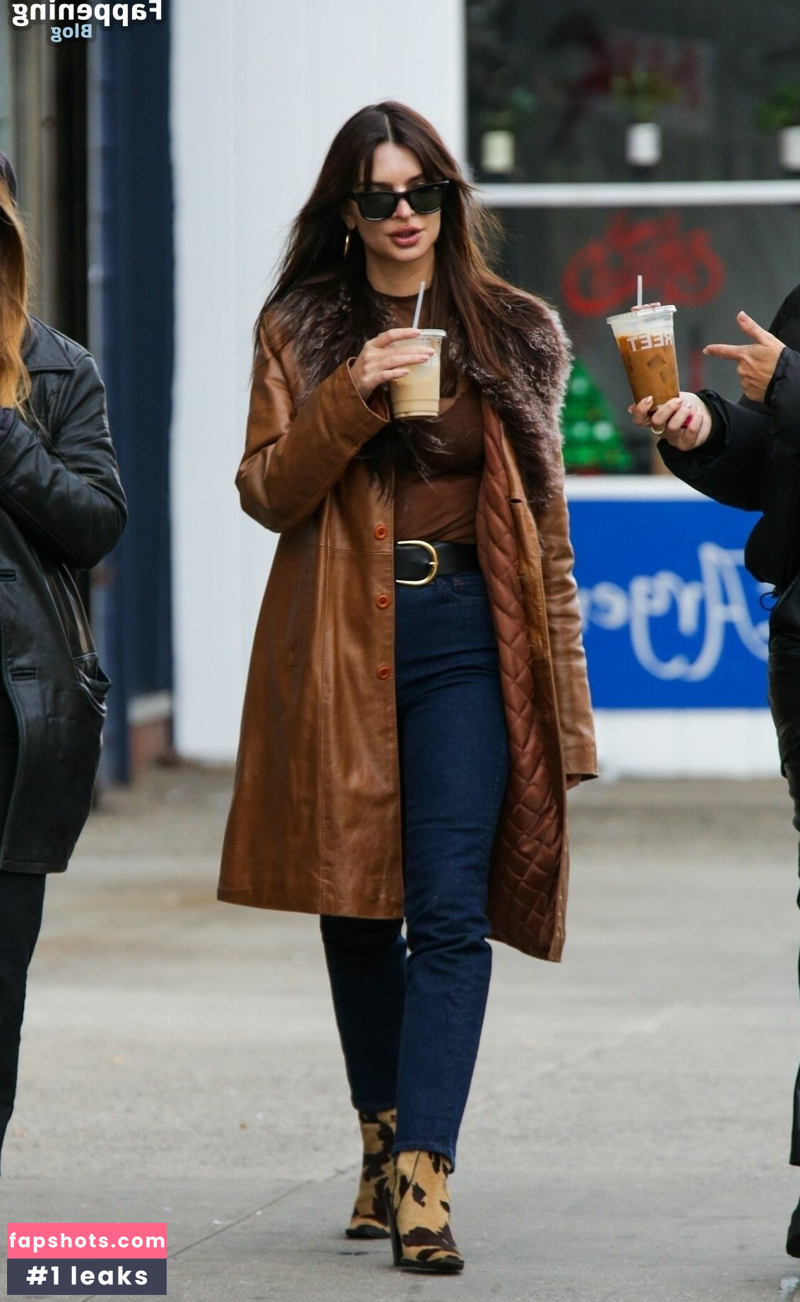 Emily Ratajkowski gallery photo #2670