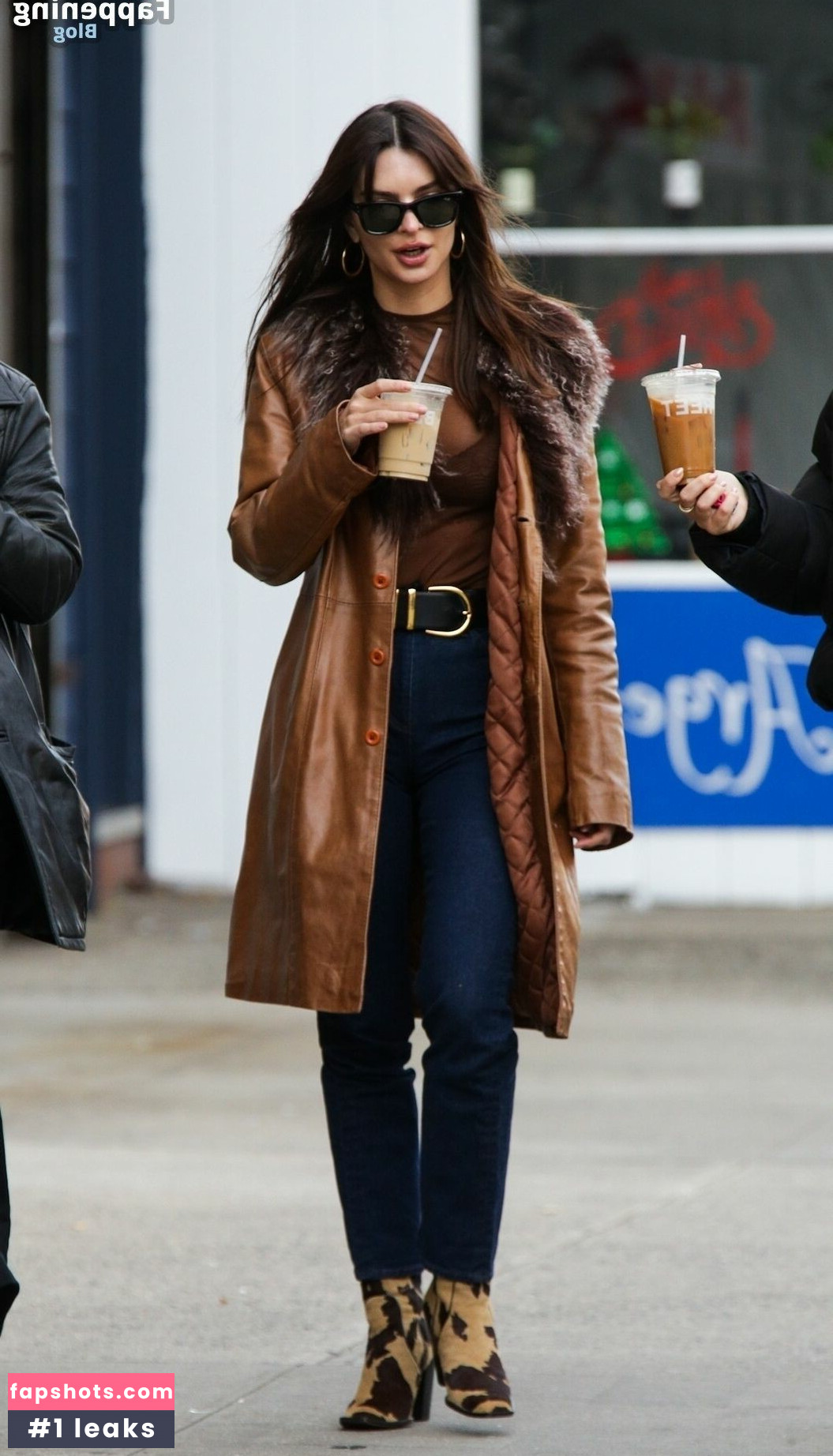 Emily Ratajkowski gallery photo #2672