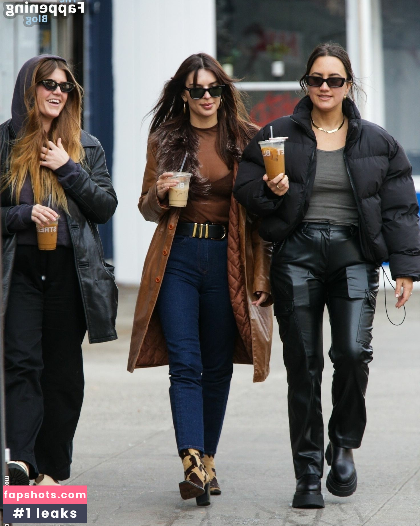 Emily Ratajkowski gallery photo #2674