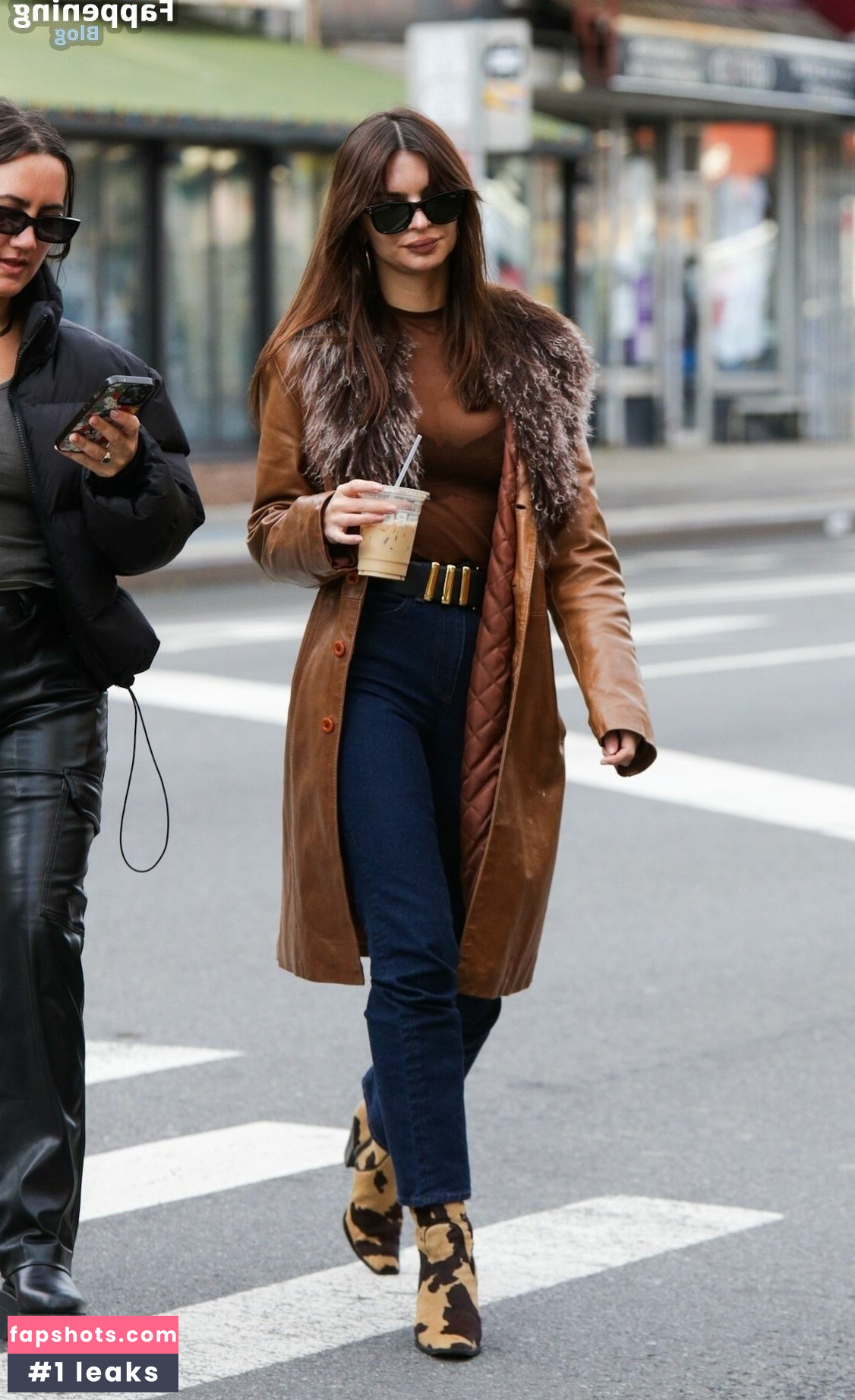 Emily Ratajkowski gallery photo #2684