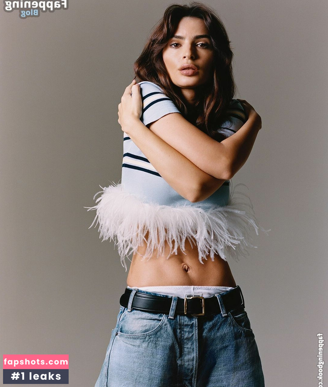 Emily Ratajkowski gallery photo #2718