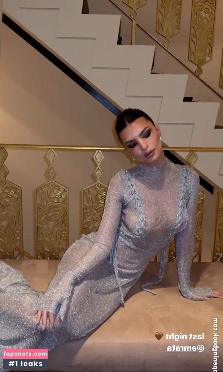 Emily Ratajkowski gallery photo #2884