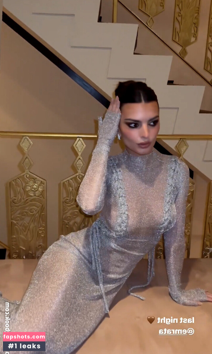 Emily Ratajkowski gallery photo #2891