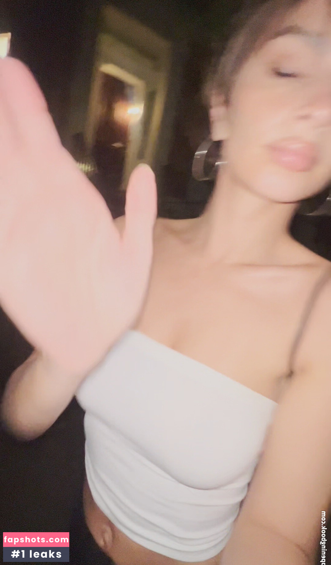 Emily Ratajkowski gallery photo #2917