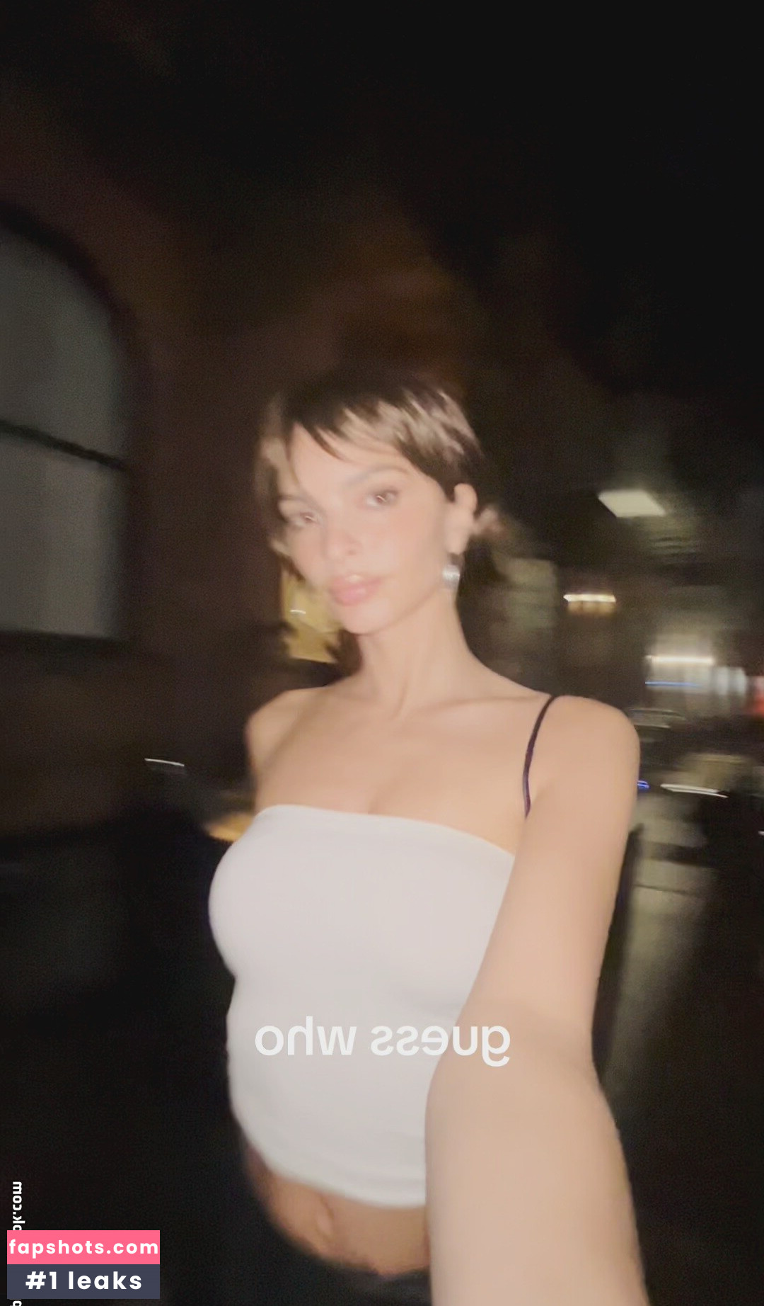 Emily Ratajkowski gallery photo #2918