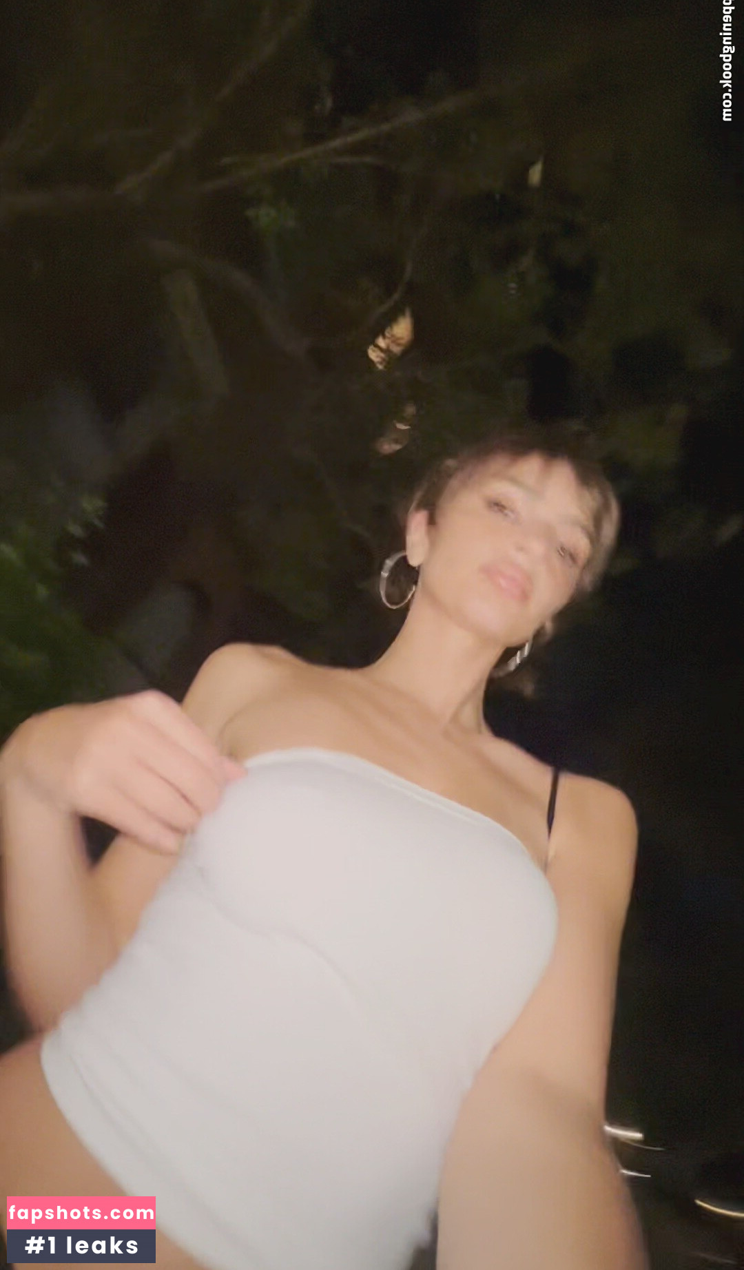 Emily Ratajkowski gallery photo #2922