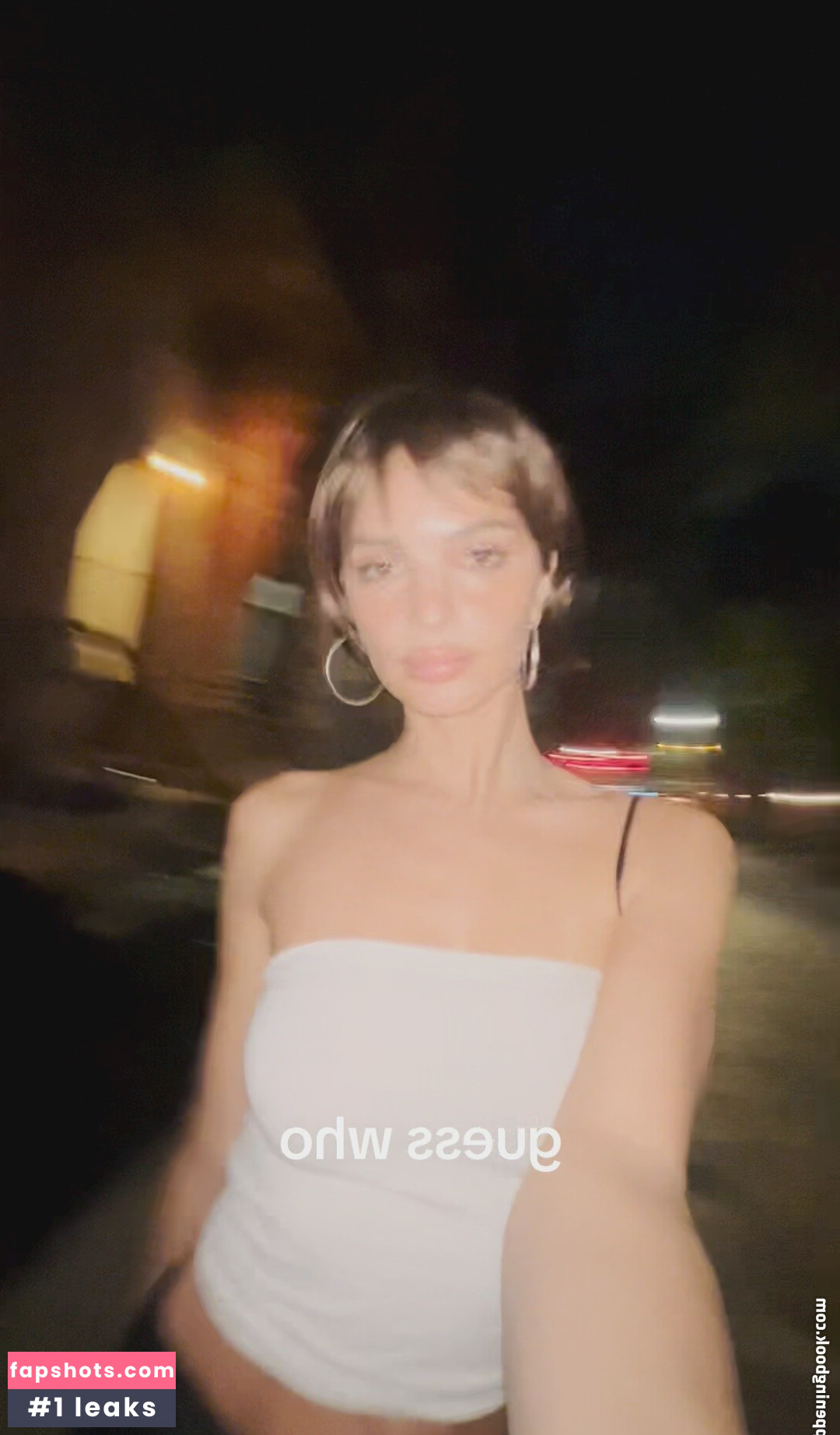 Emily Ratajkowski gallery photo #2923