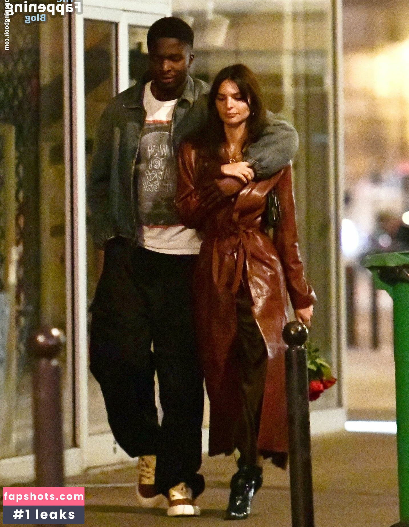 Emily Ratajkowski gallery photo #2953