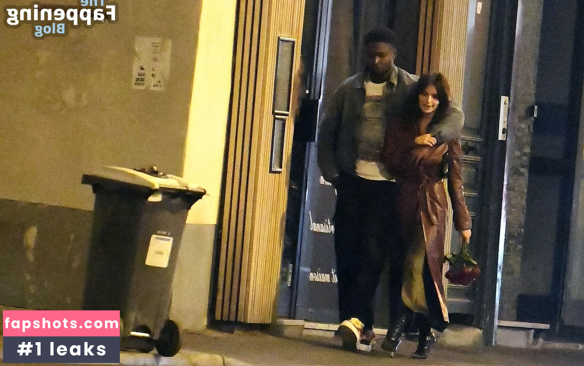 Emily Ratajkowski gallery photo #2954