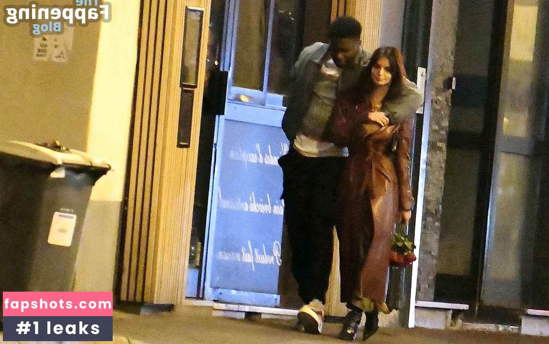 Emily Ratajkowski gallery photo #2956