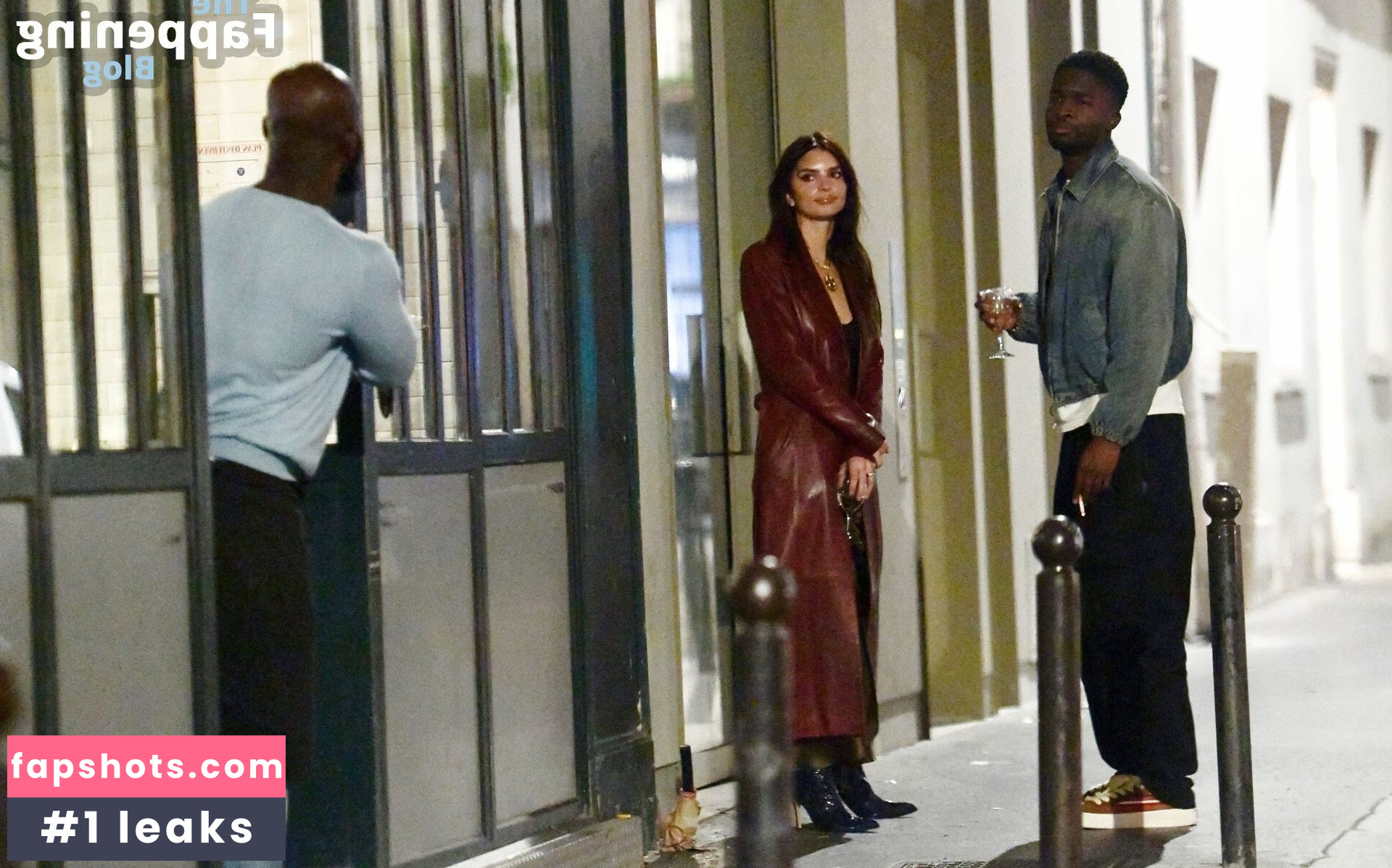 Emily Ratajkowski gallery photo #2965