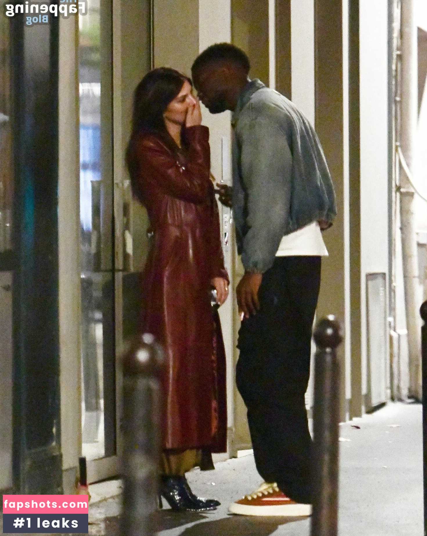 Emily Ratajkowski gallery photo #2966