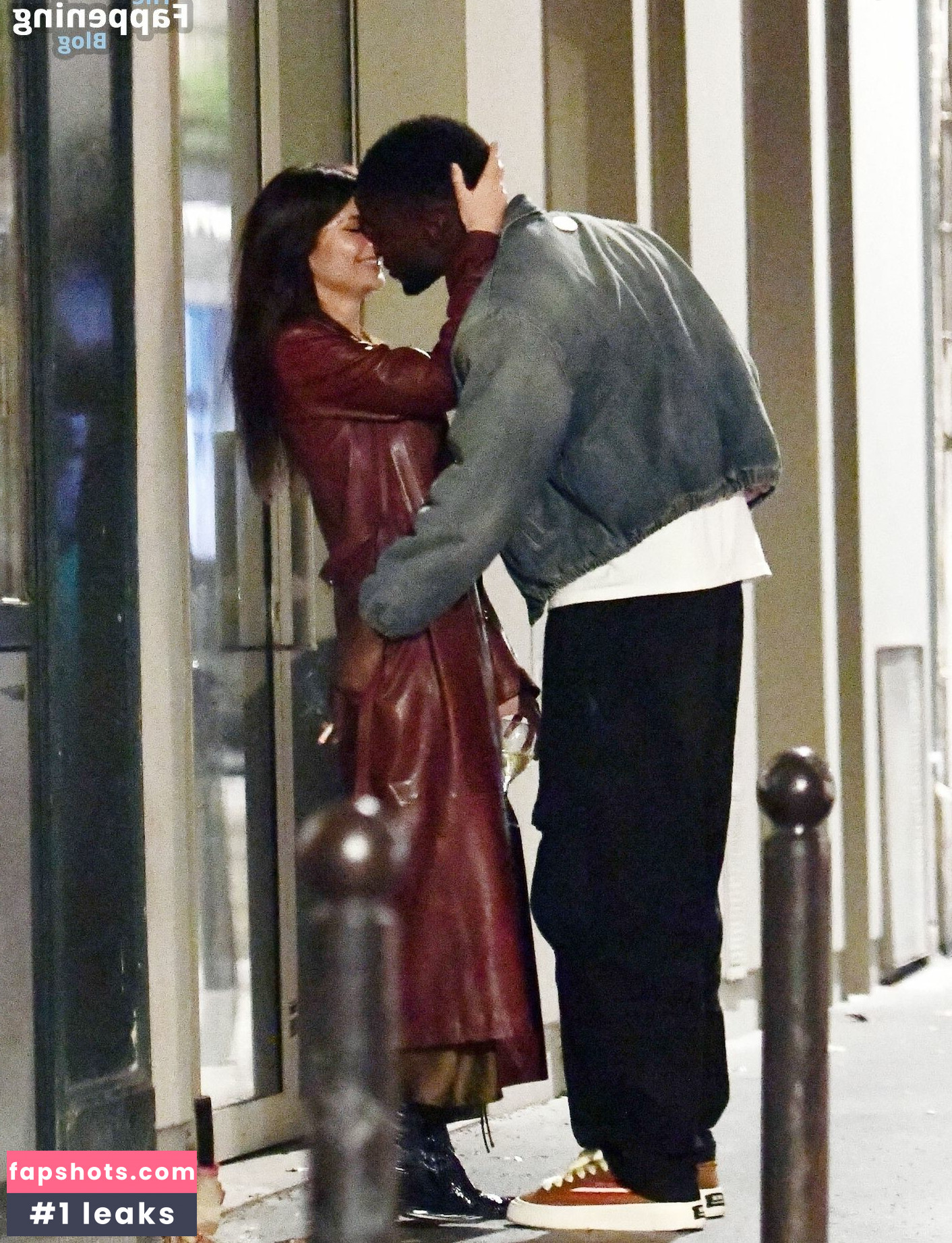 Emily Ratajkowski gallery photo #2968