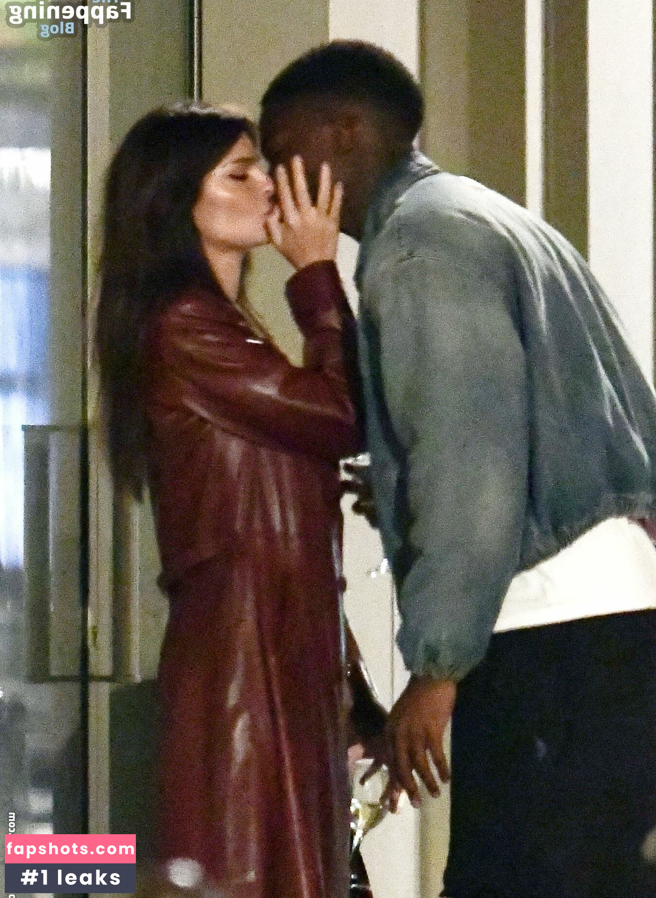 Emily Ratajkowski gallery photo #2972