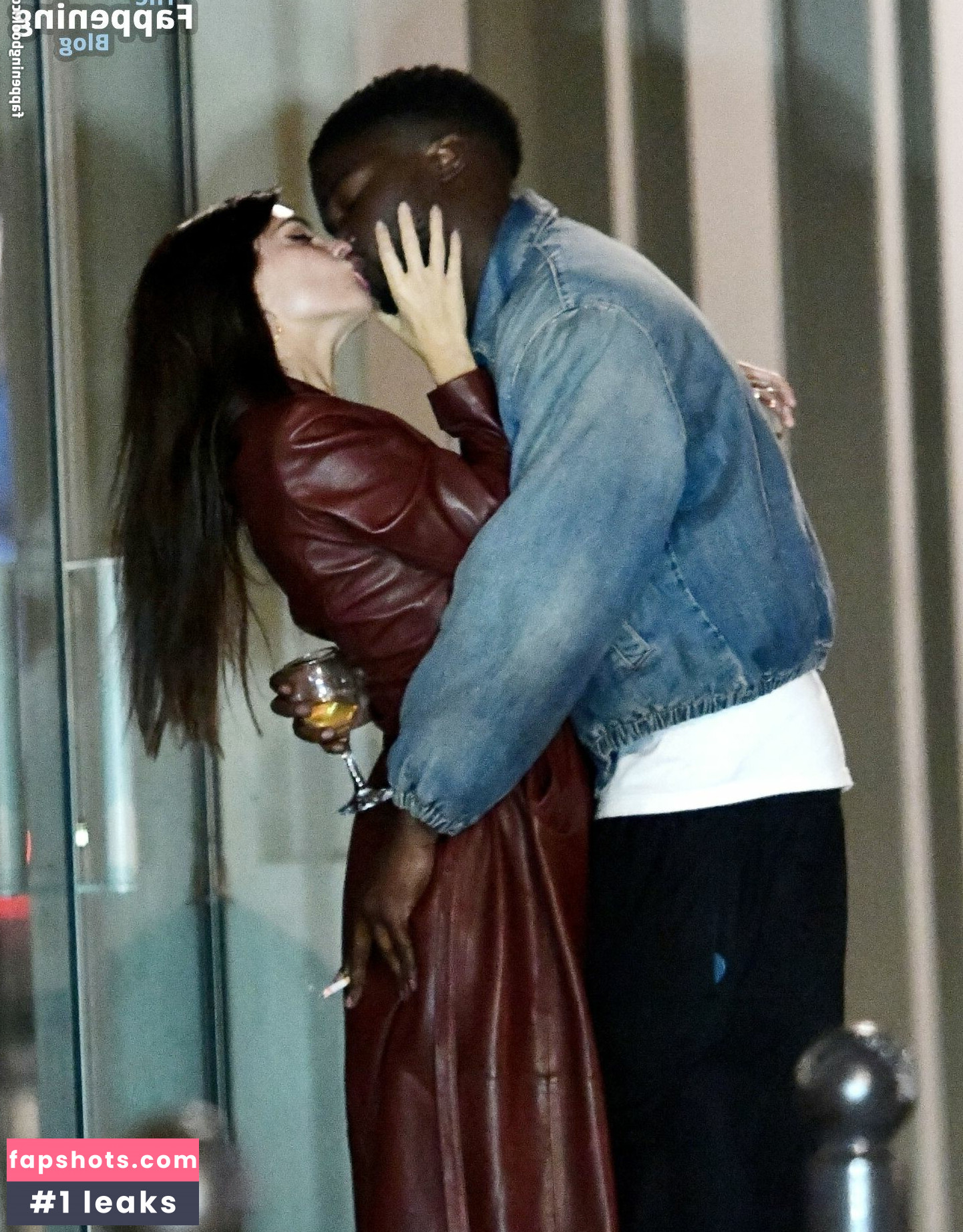 Emily Ratajkowski gallery photo #2981