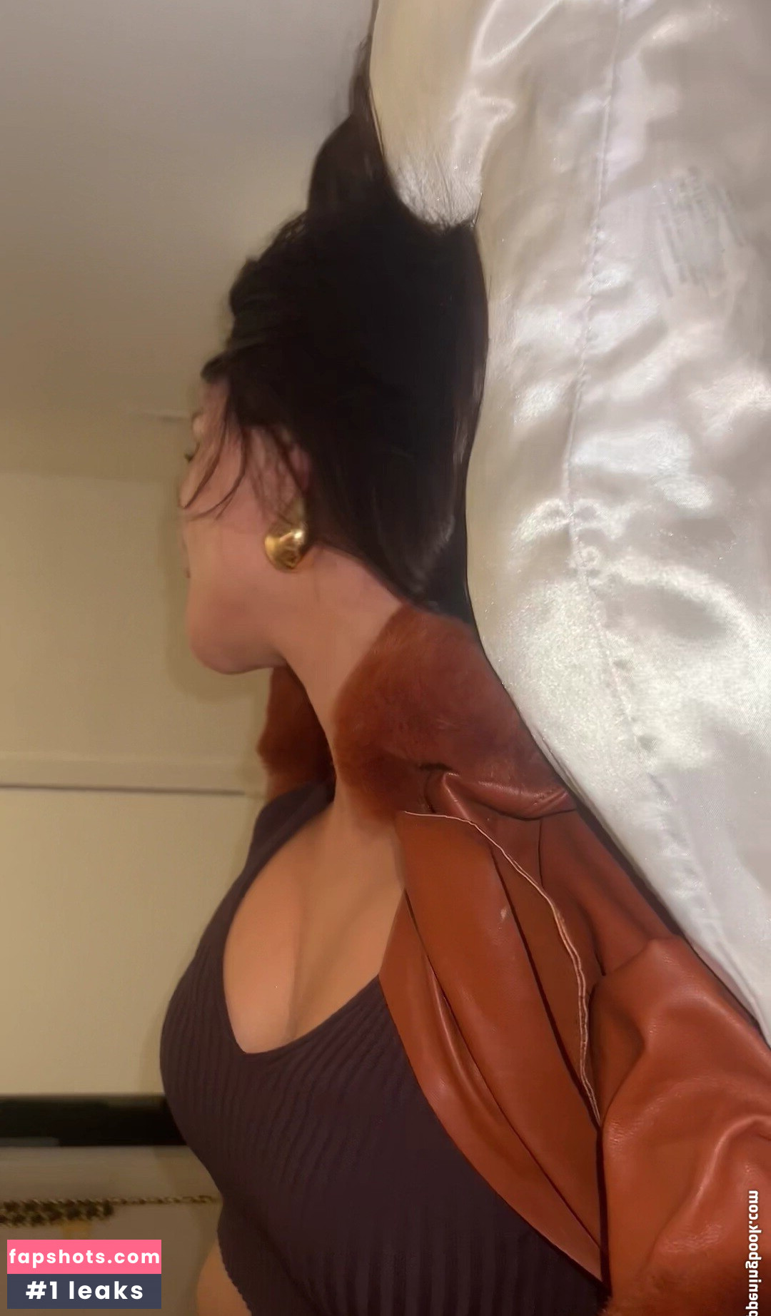 Emily Ratajkowski gallery photo #3061