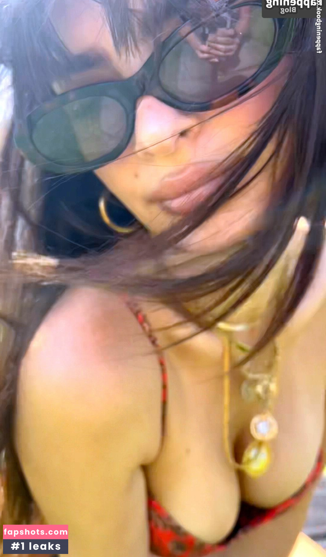 Emily Ratajkowski gallery photo #3086