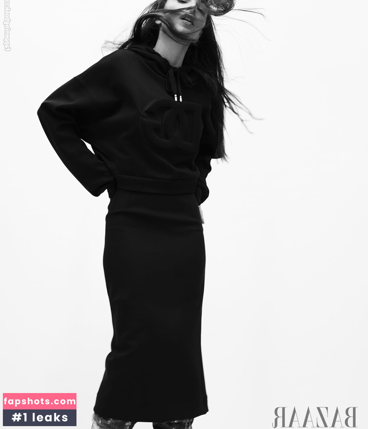 Emily Ratajkowski gallery photo #3100