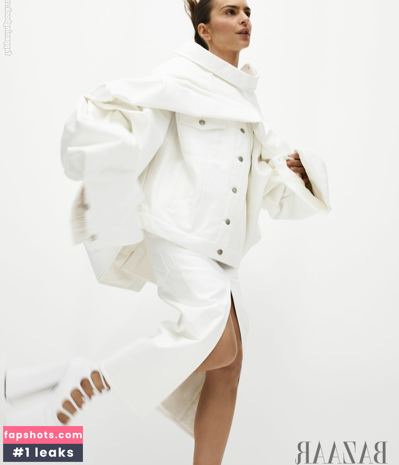 Emily Ratajkowski gallery photo #3109