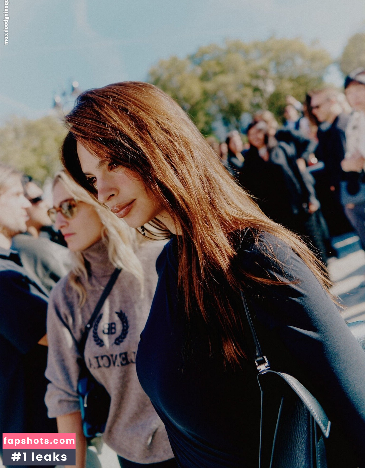 Emily Ratajkowski gallery photo #3175