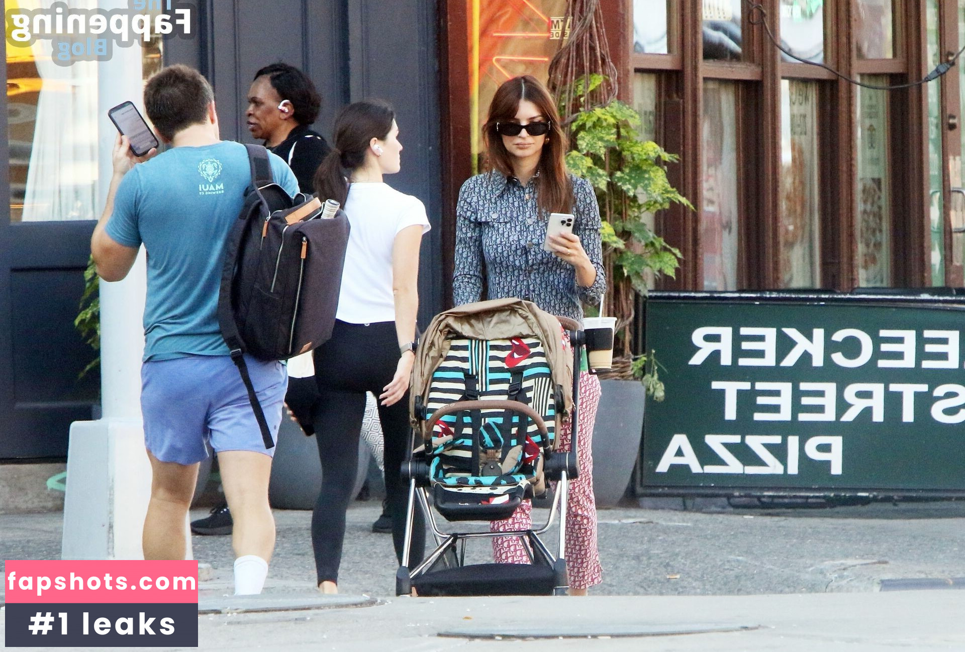 Emily Ratajkowski gallery photo #3192