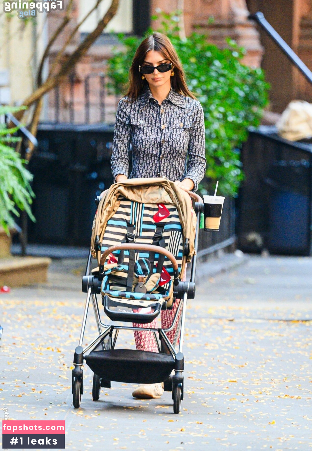 Emily Ratajkowski gallery photo #3215