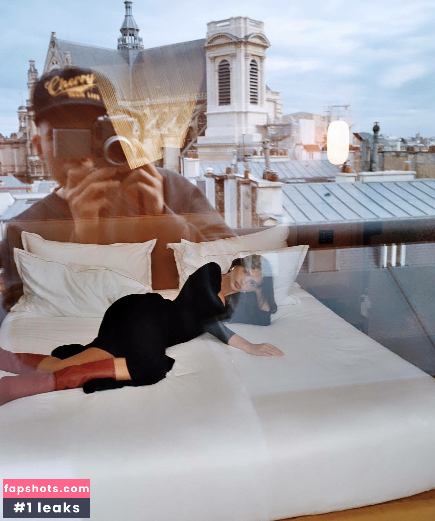 Emily Ratajkowski gallery photo #3226