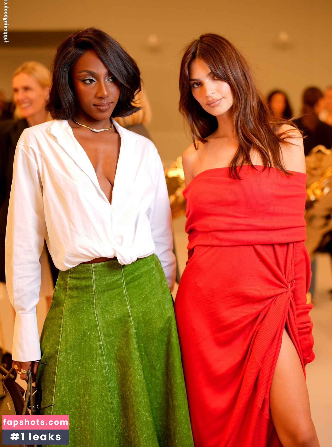 Emily Ratajkowski gallery photo #3275