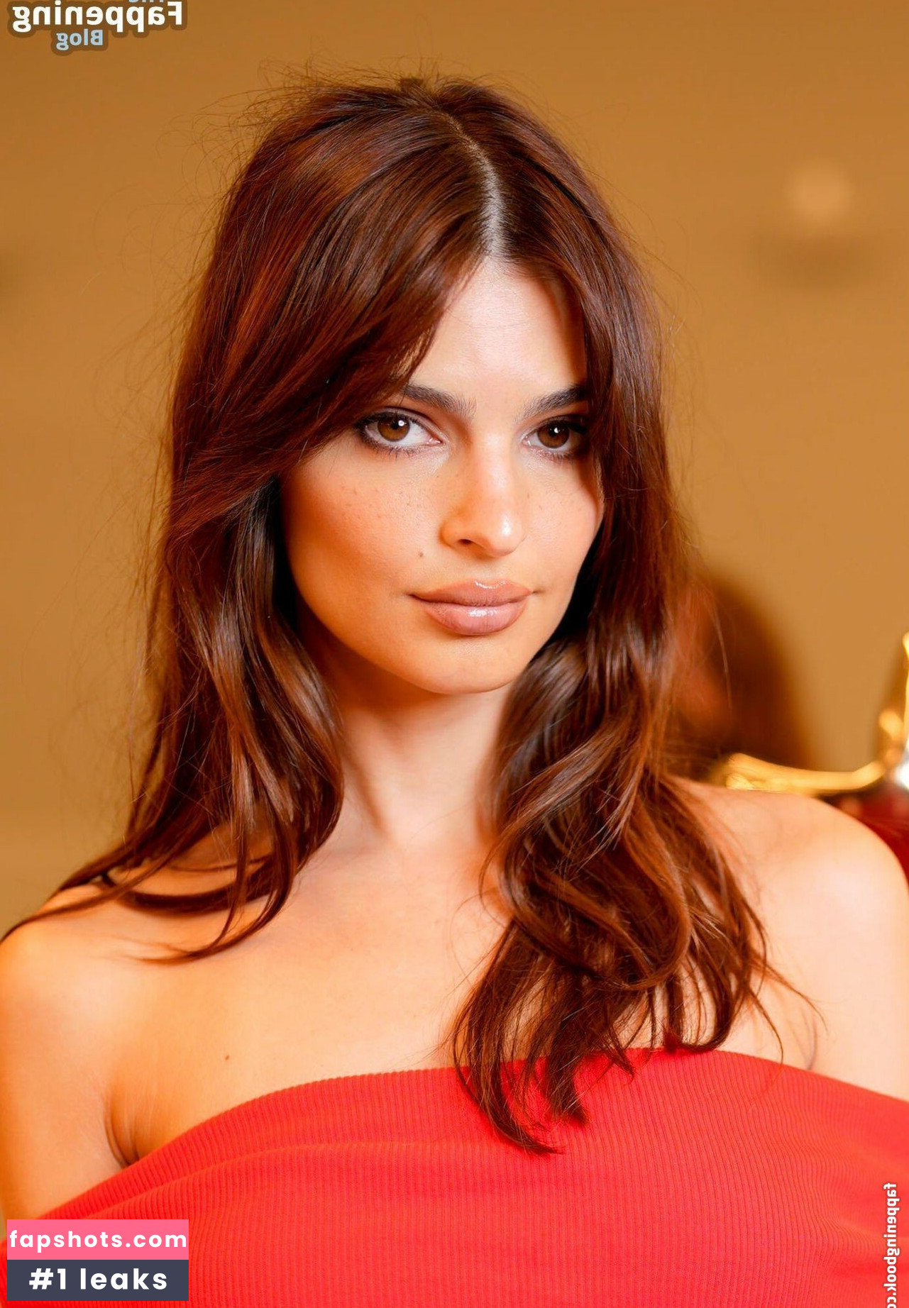 Emily Ratajkowski gallery photo #3321