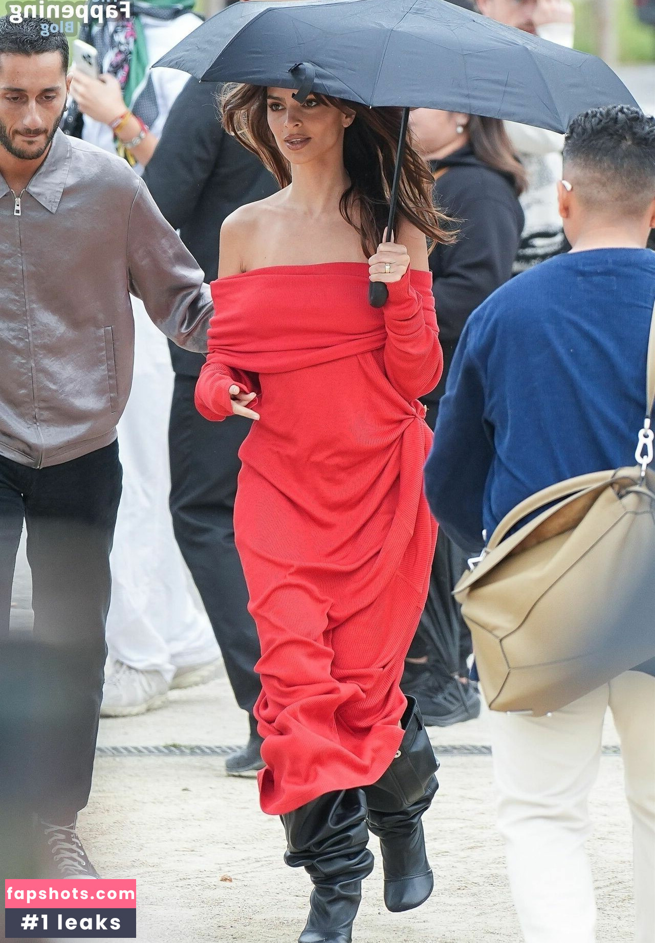 Emily Ratajkowski gallery photo #3331