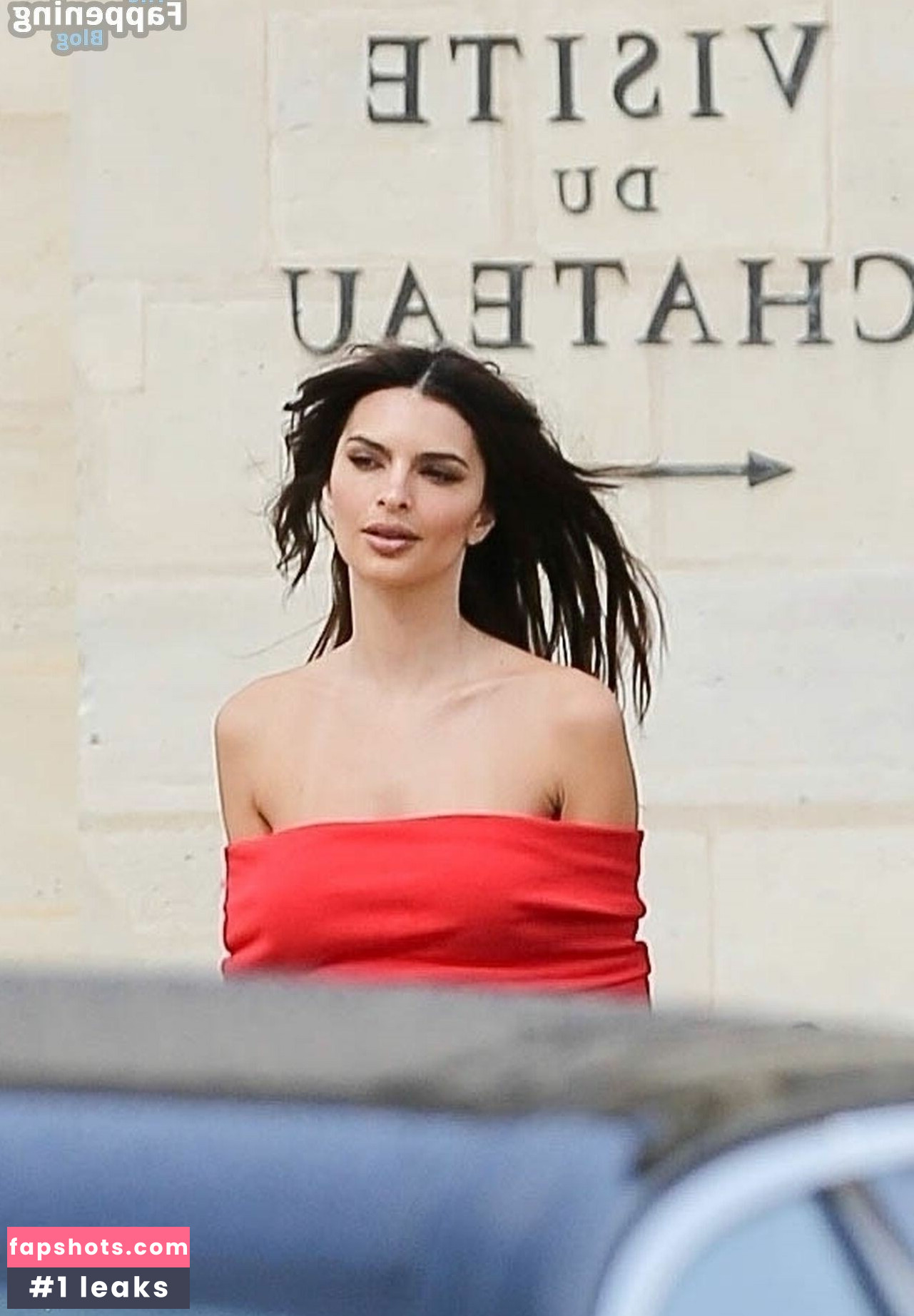 Emily Ratajkowski gallery photo #3336