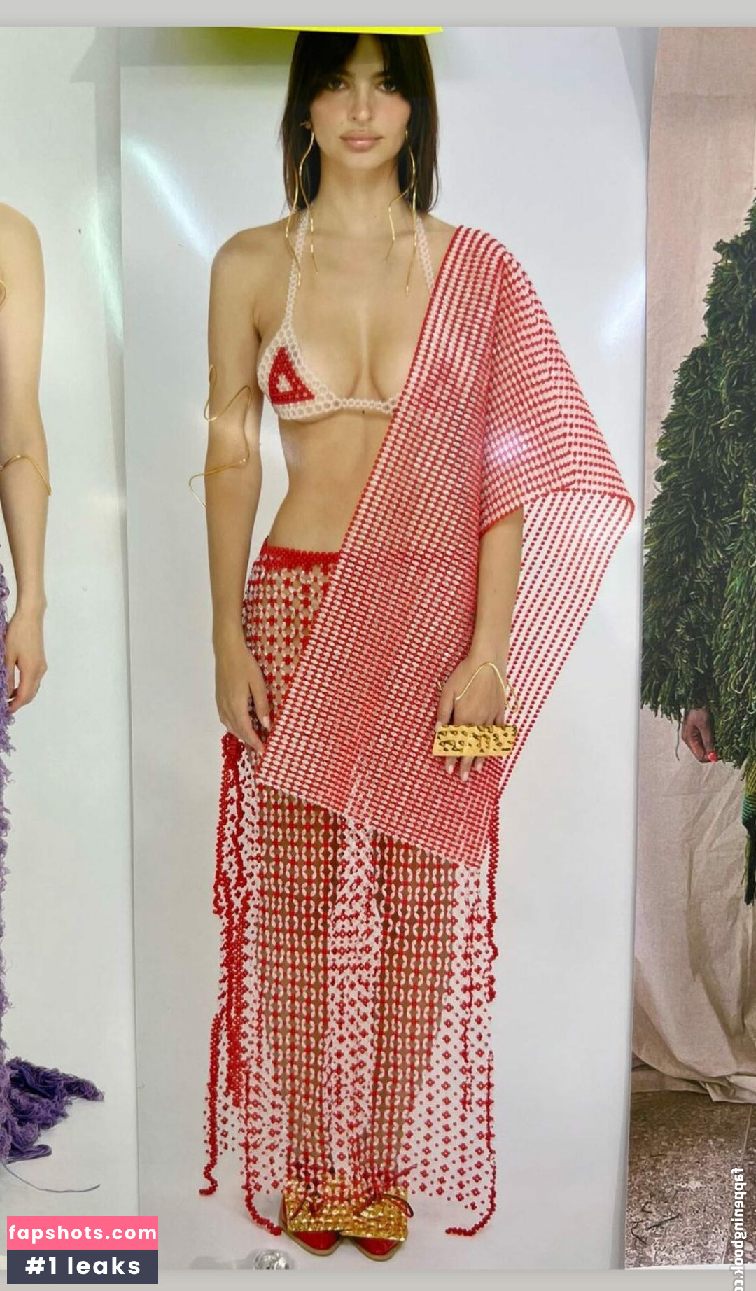 Emily Ratajkowski gallery photo #3390