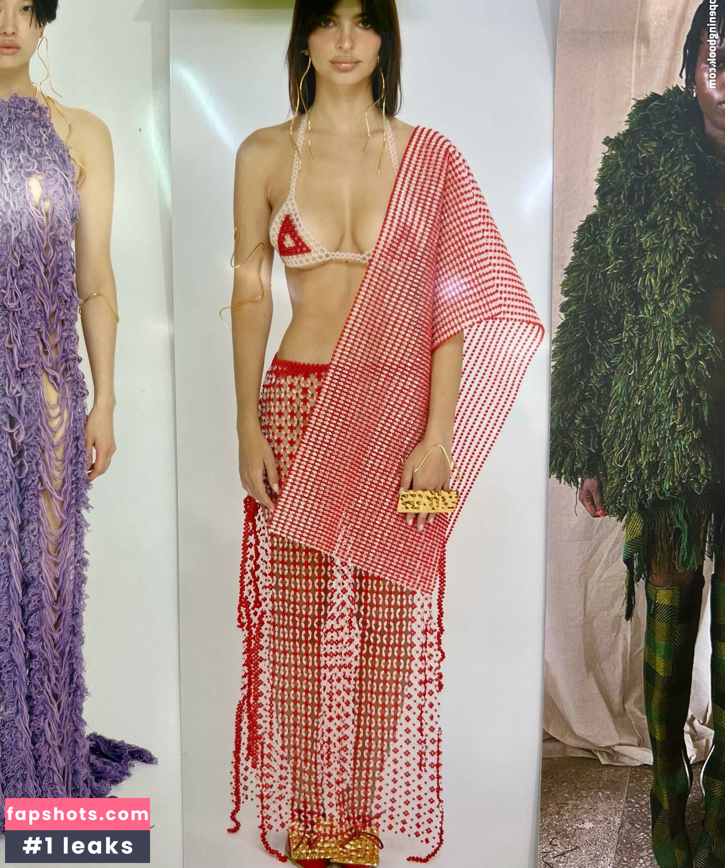 Emily Ratajkowski gallery photo #3395