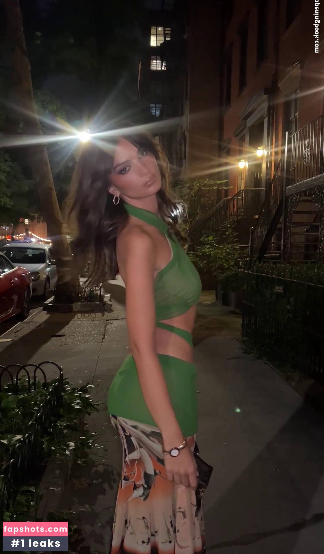 Emily Ratajkowski gallery photo #3403