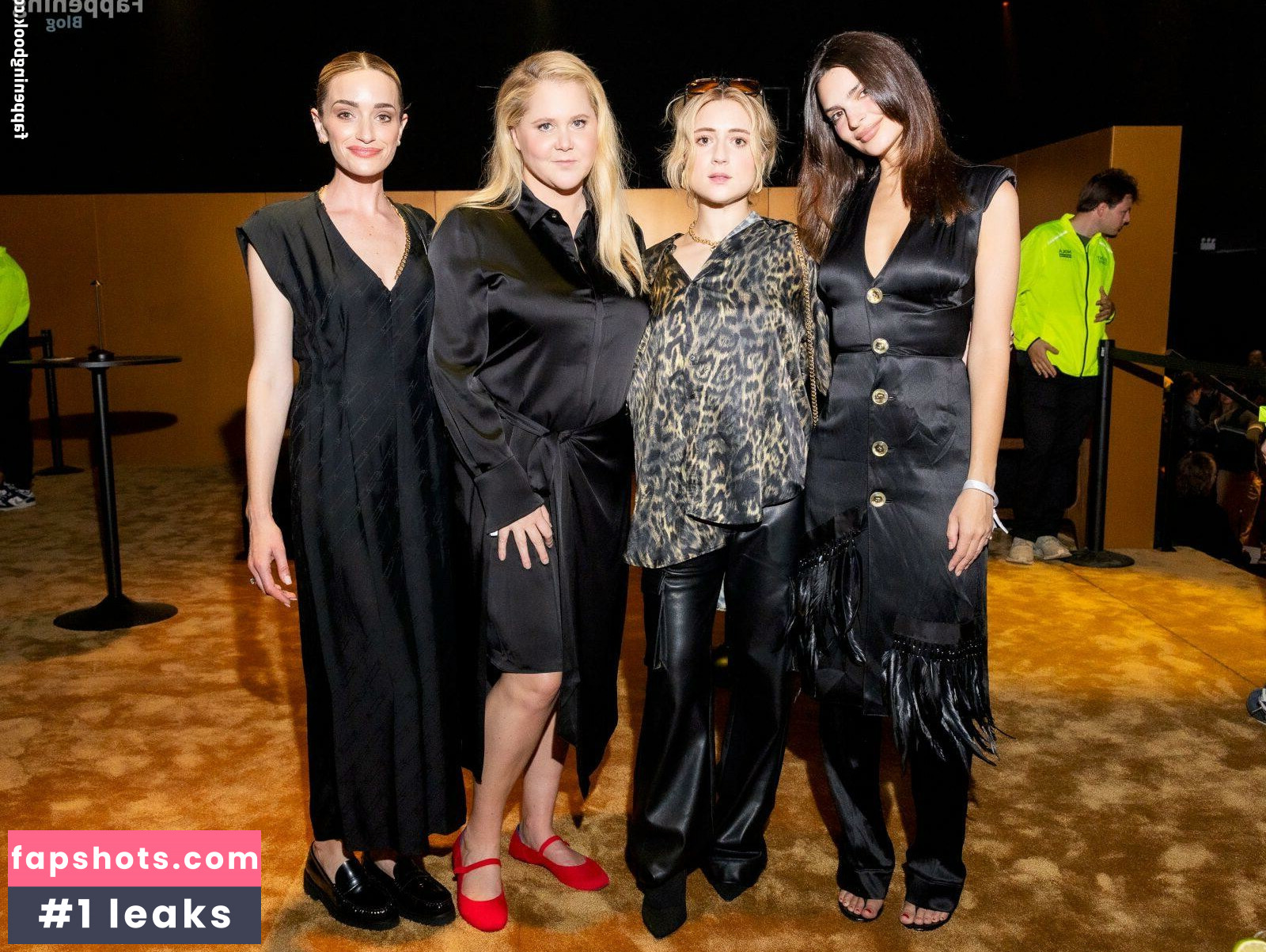 Emily Ratajkowski gallery photo #347