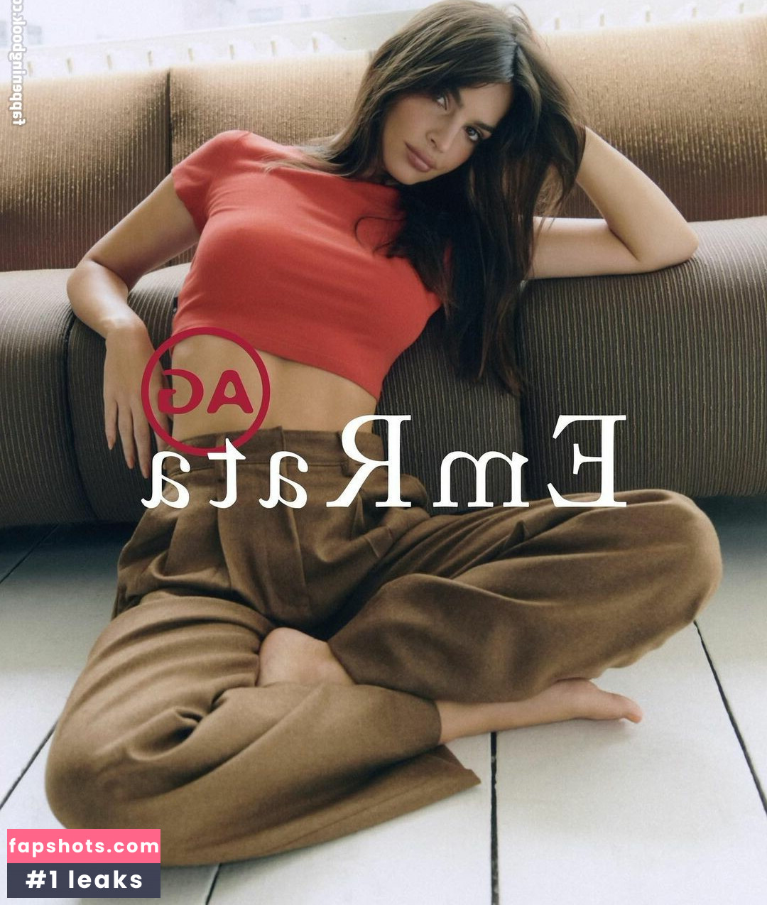 Emily Ratajkowski gallery photo #3537