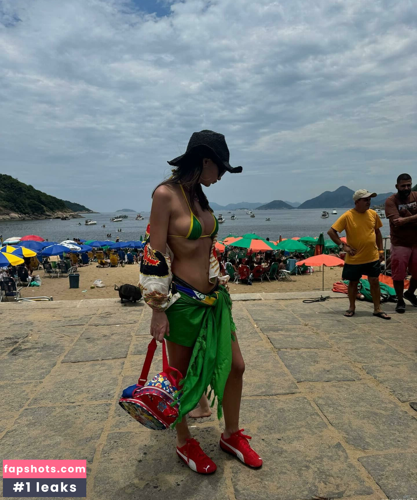 Emily Ratajkowski gallery photo #356