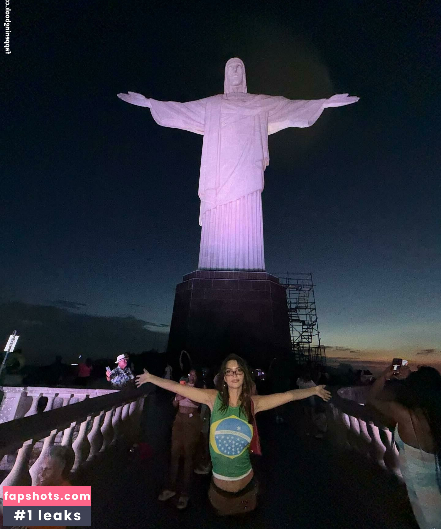 Emily Ratajkowski gallery photo #357