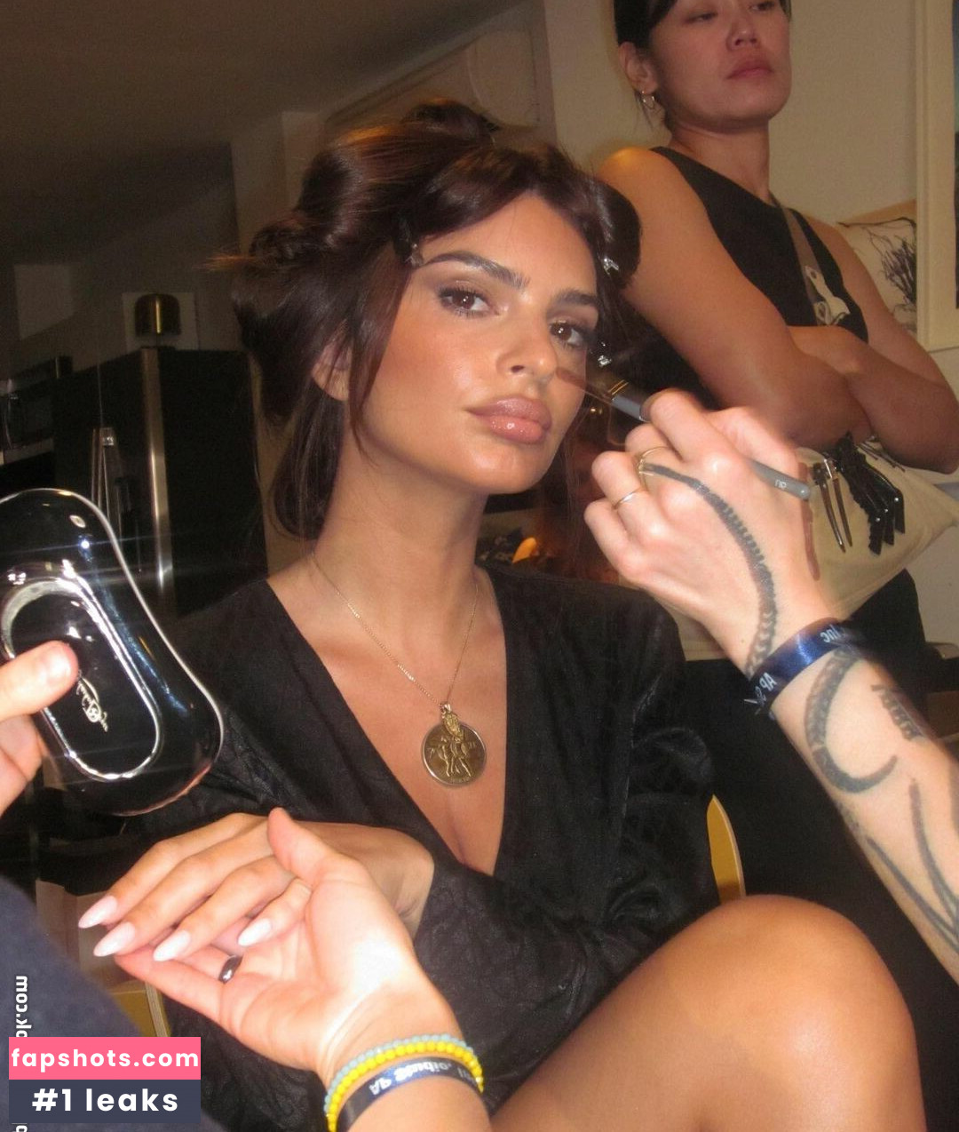 Emily Ratajkowski gallery photo #3589