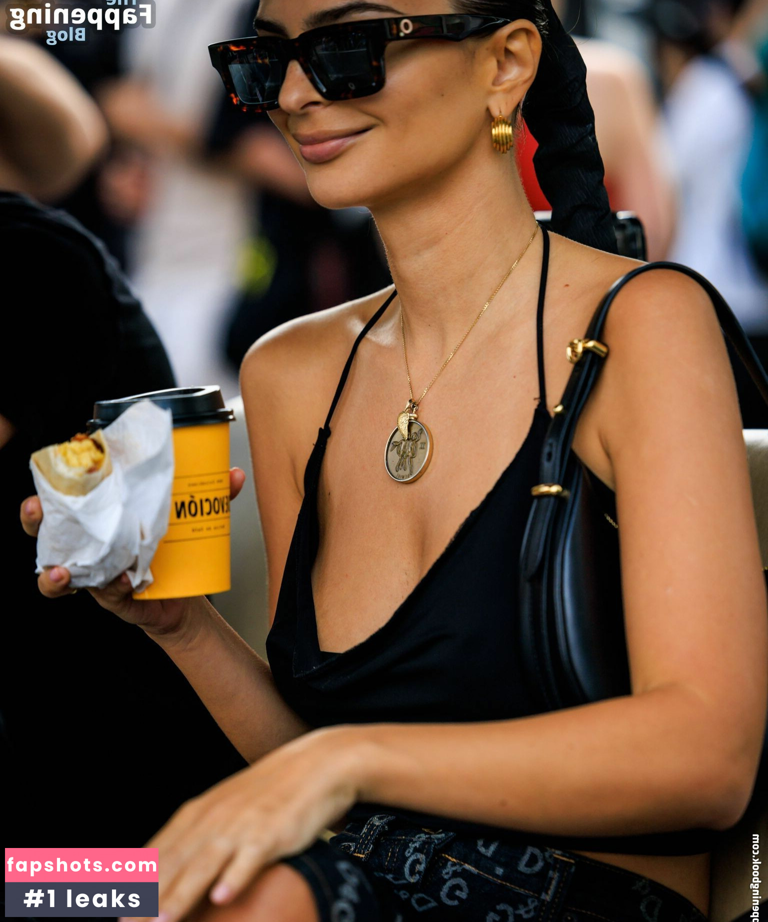 Emily Ratajkowski gallery photo #3648