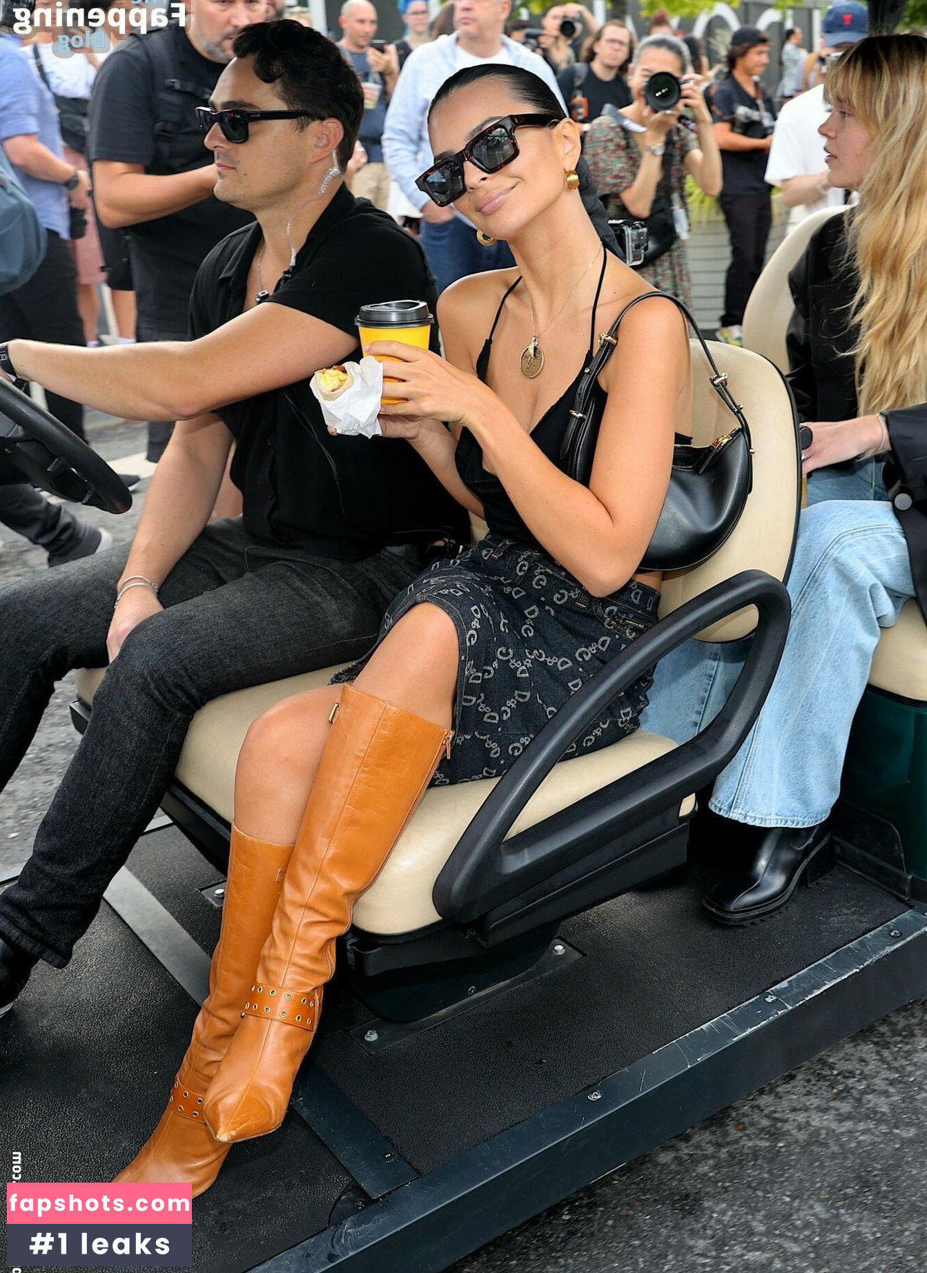 Emily Ratajkowski gallery photo #3667