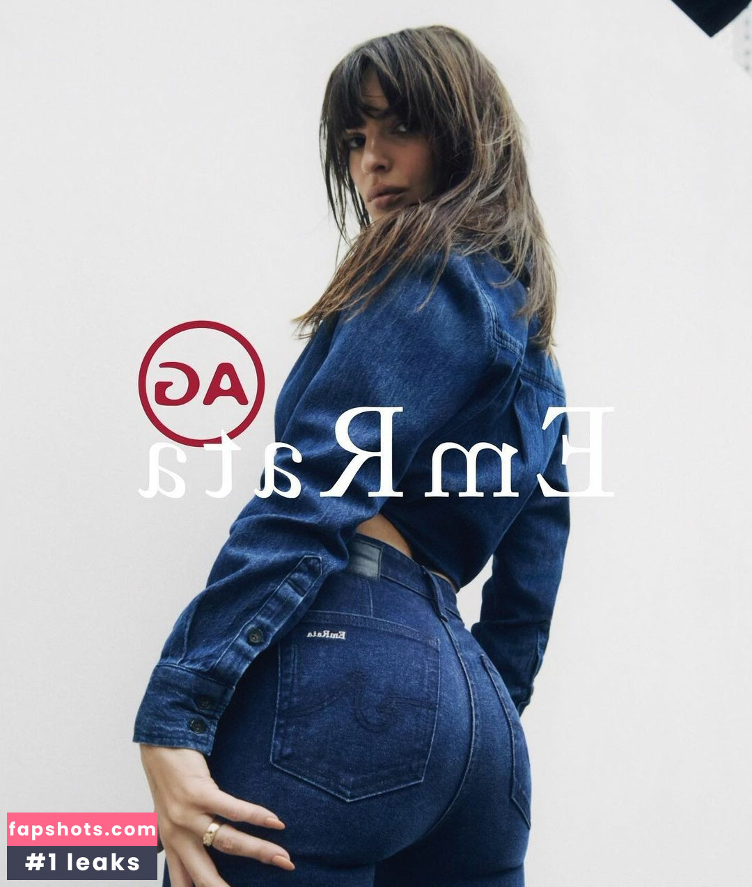 Emily Ratajkowski gallery photo #3761