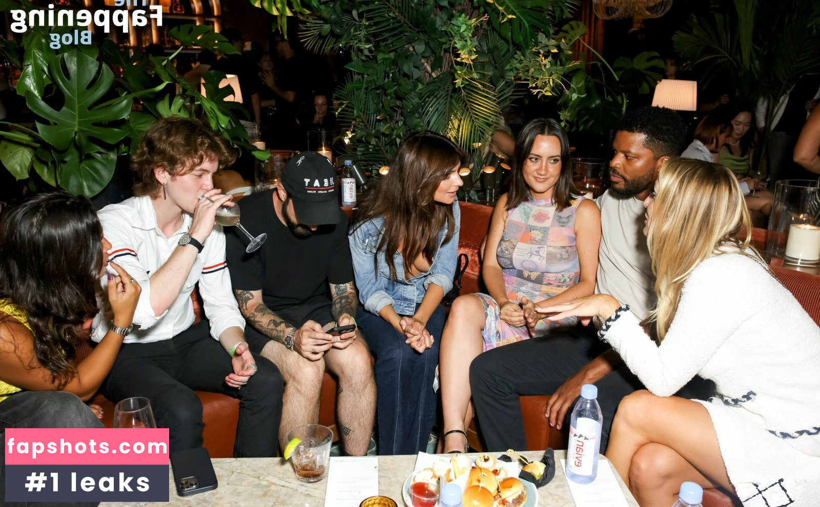 Emily Ratajkowski gallery photo #3797