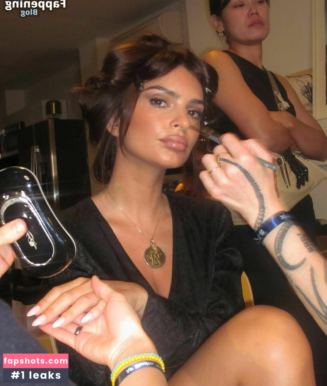 Emily Ratajkowski gallery photo #3810