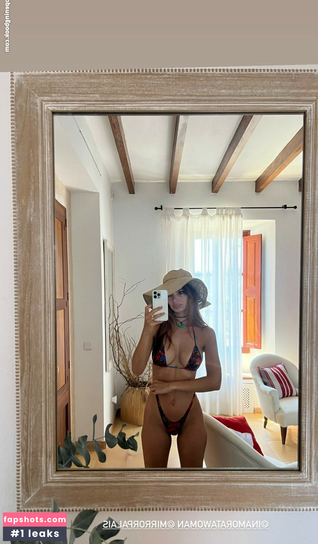 Emily Ratajkowski gallery photo #4018