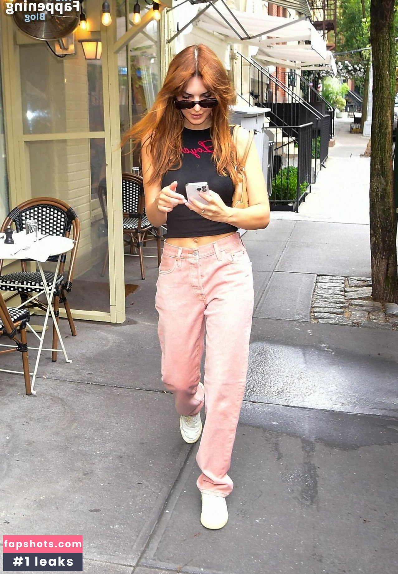 Emily Ratajkowski gallery photo #4071